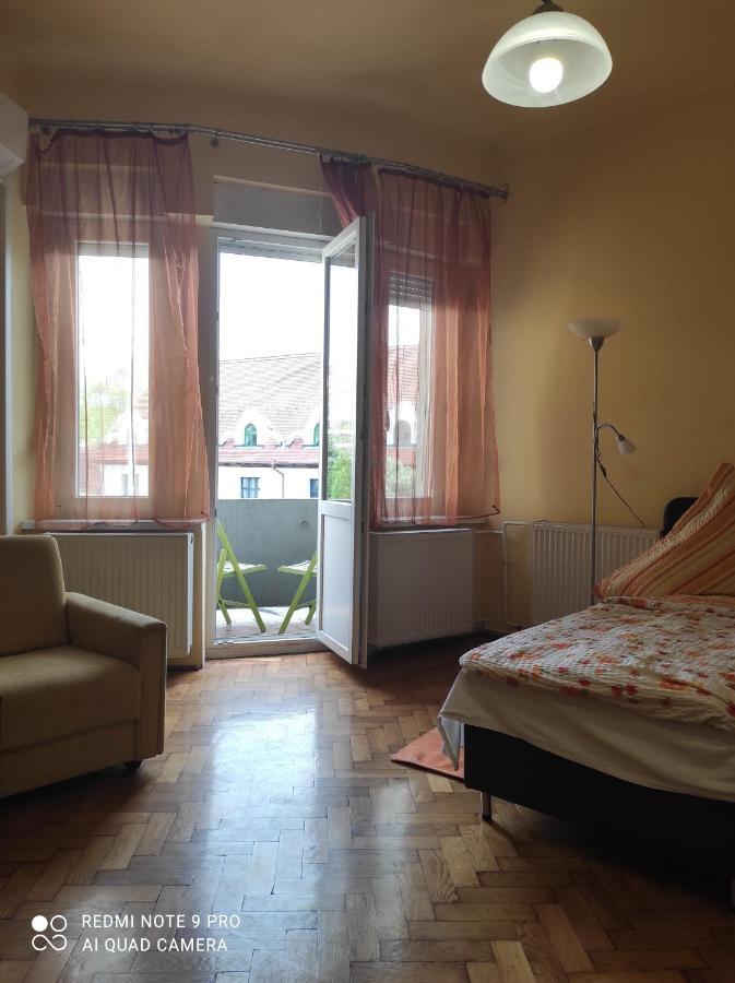 Anna Apartmanok ペーチ エクステリア 写真