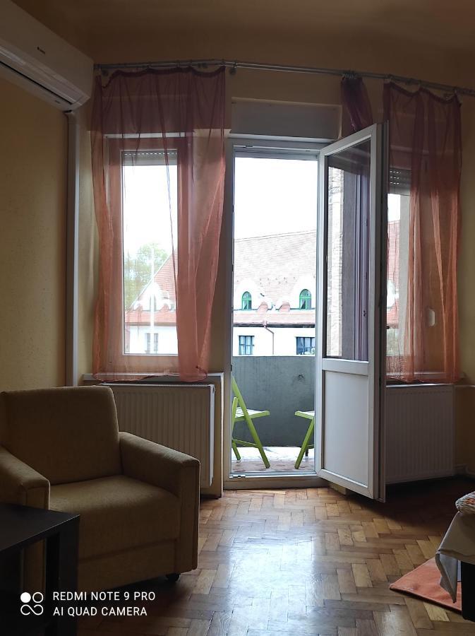 Anna Apartmanok ペーチ エクステリア 写真
