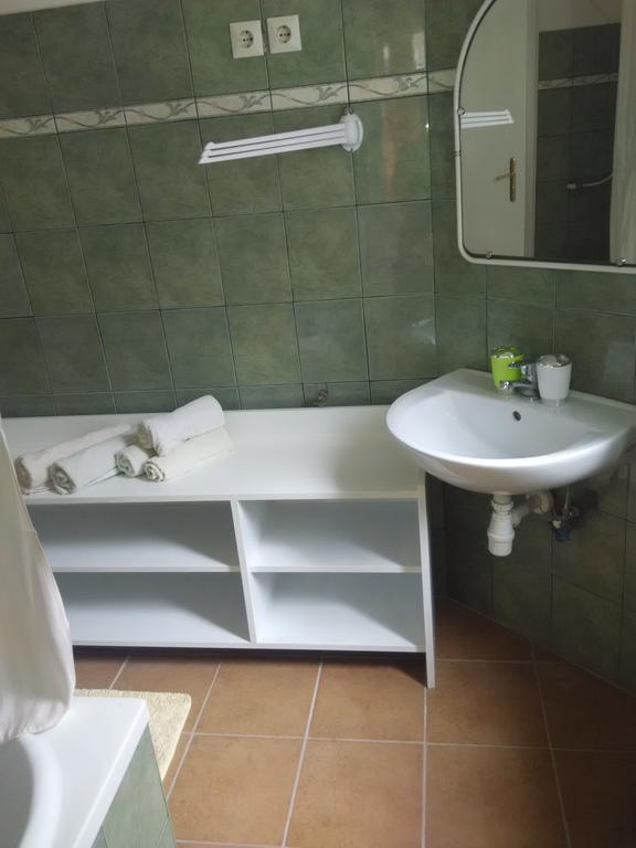 Anna Apartmanok ペーチ エクステリア 写真