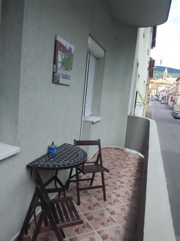 Anna Apartmanok ペーチ エクステリア 写真
