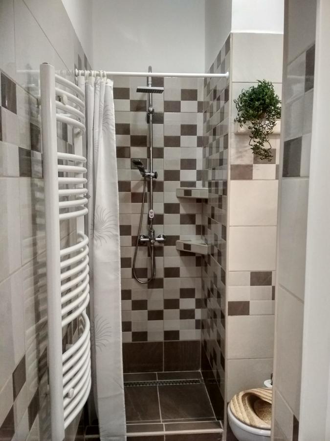 Anna Apartmanok ペーチ エクステリア 写真