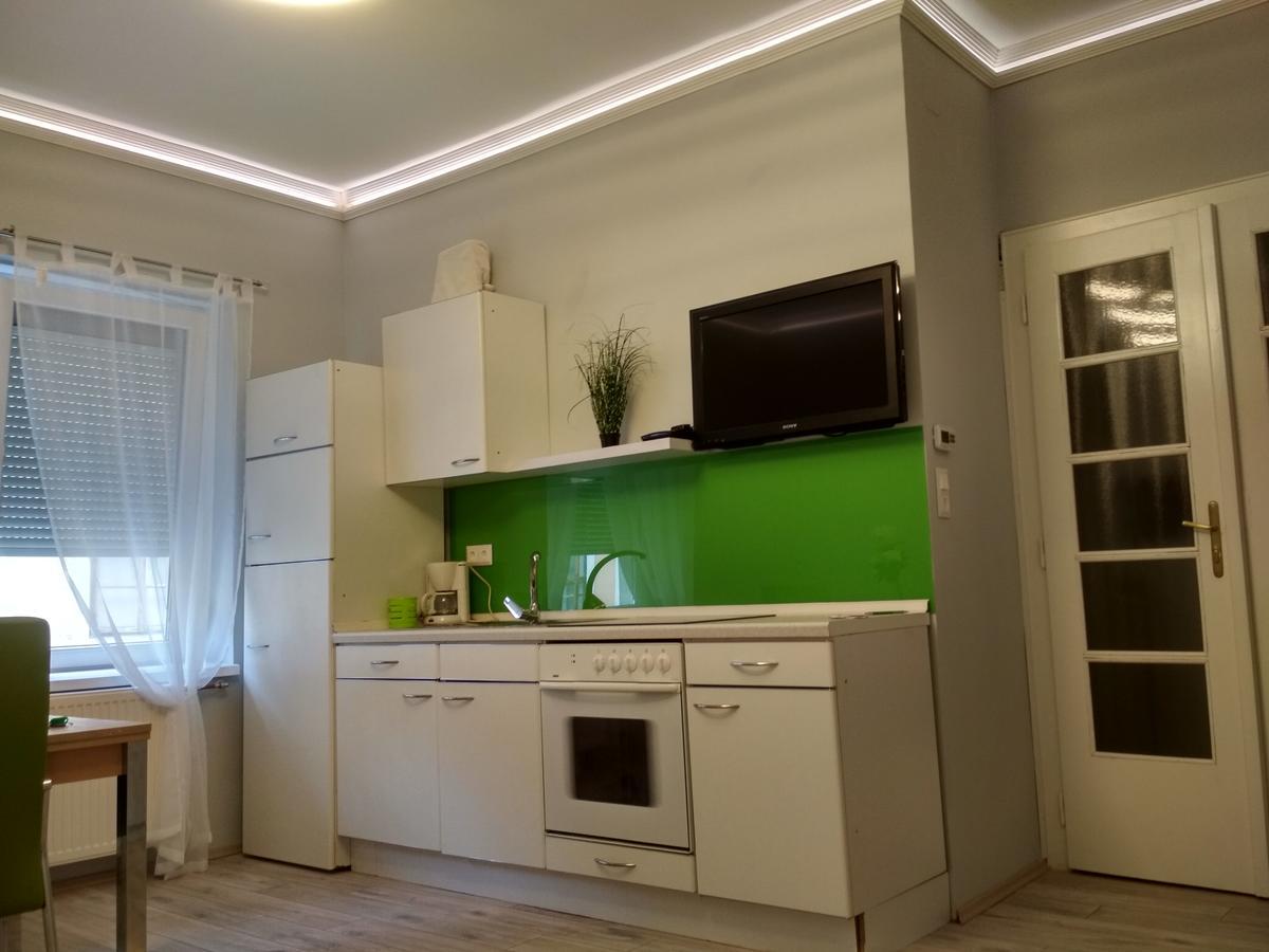 Anna Apartmanok ペーチ エクステリア 写真