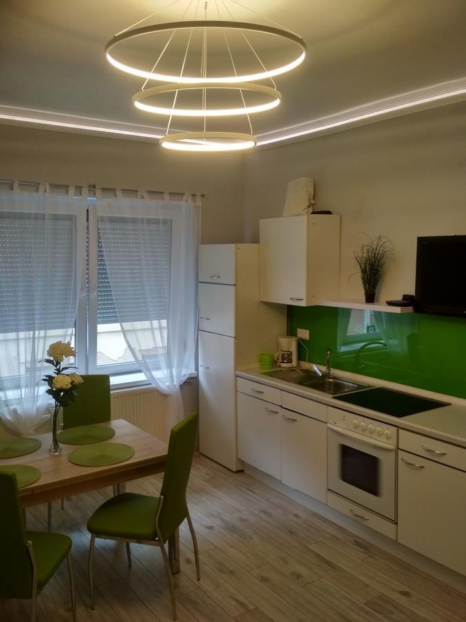 Anna Apartmanok ペーチ エクステリア 写真